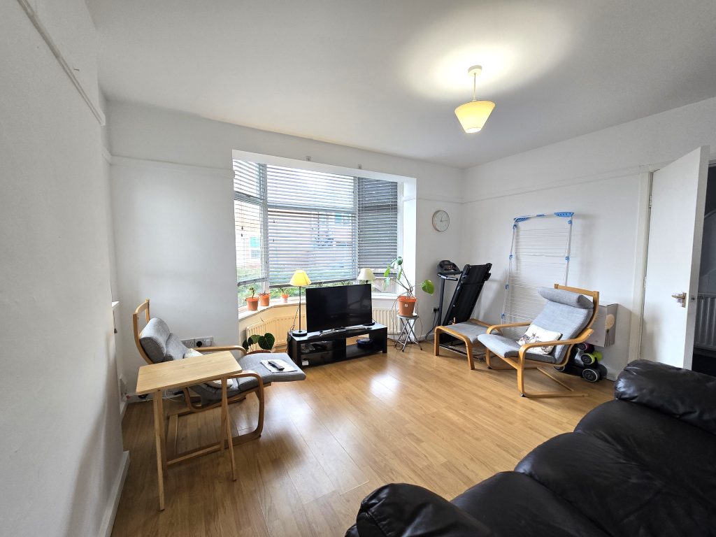 1B Farnley Road